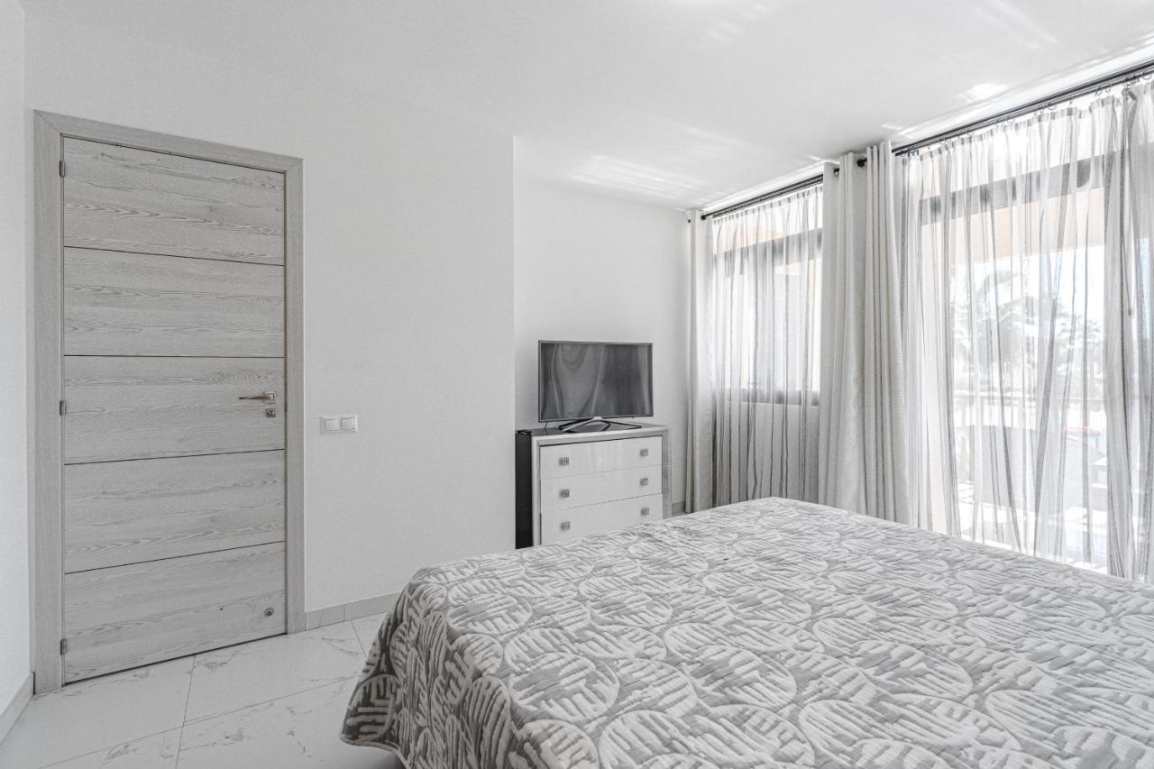 פלאייה דה לאס אמריקס Amazing 3 Bedroom Apartment On The First Line Of The Best Las Americas Beach, Air Conditioner And Terrace Ocean View מראה חיצוני תמונה