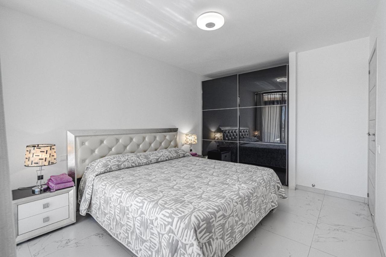 פלאייה דה לאס אמריקס Amazing 3 Bedroom Apartment On The First Line Of The Best Las Americas Beach, Air Conditioner And Terrace Ocean View מראה חיצוני תמונה